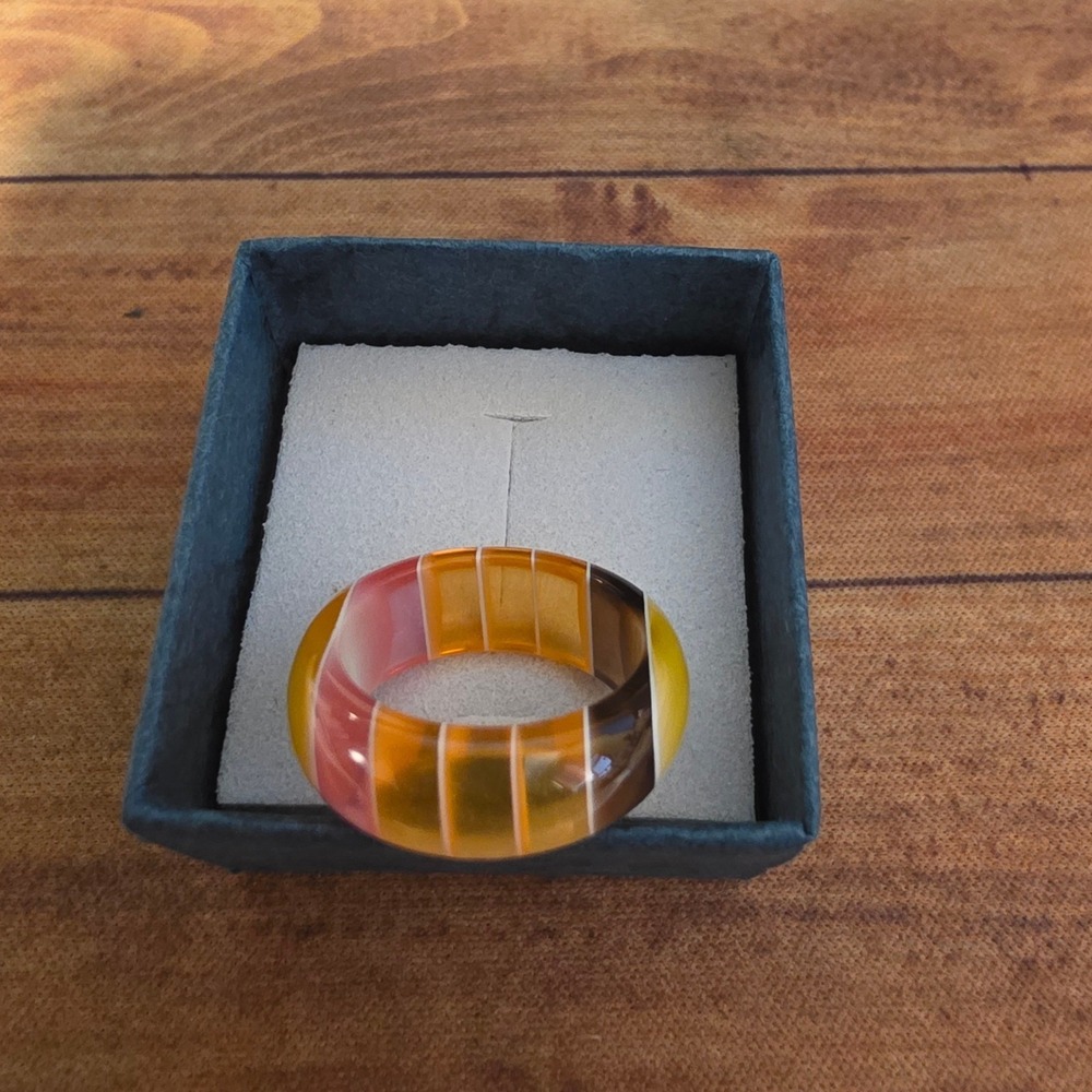 Multi Color Striped Resin Chunky Statement Band Ring Size 6.5 Amber Yellow Brown - Picture 4 of 7